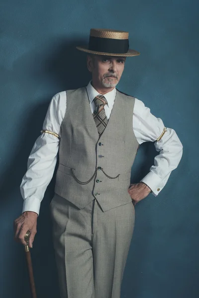 Ретро 1920-е годы в костюме — стоковое фото