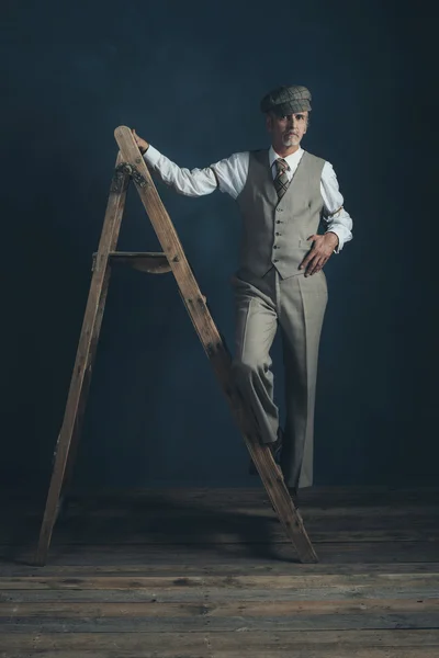 Vintage 1920s man in suit — Stock Photo, Image