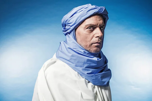 Berber man noszenia niebieski turban — Zdjęcie stockowe