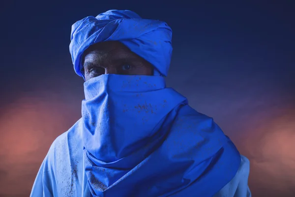 Berber homem à luz da noite — Fotografia de Stock