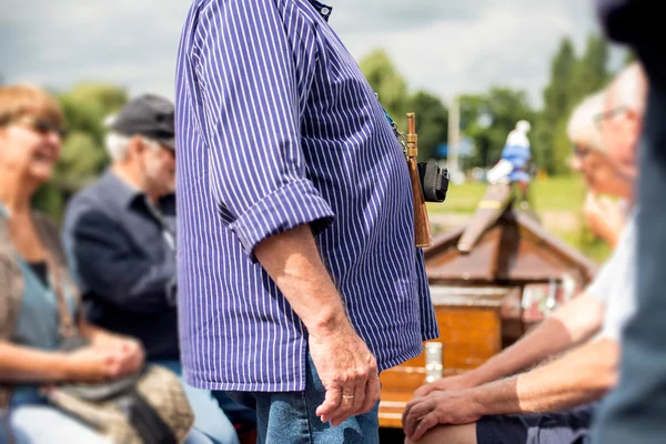 Pancia di skipper tradizionale con corno — Foto Stock