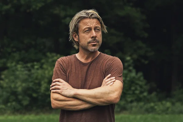 Blonde Man His Arms Folded Stubble Beard Brown Shirt Stands — Stock Photo, Image