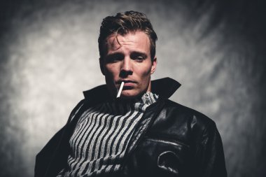 cool Retro ellili sigara sigara isyan moda erkek weari