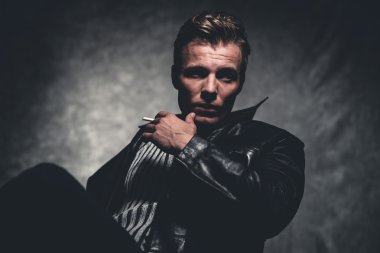 cool Retro ellili sigara sigara isyan moda erkek weari
