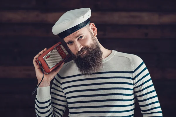 Uomo elegante con barba lunga — Foto Stock