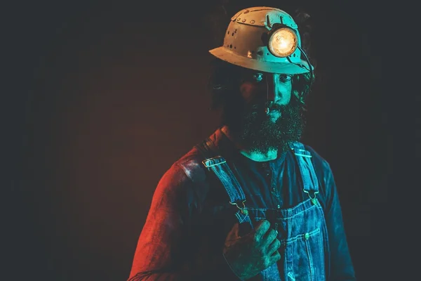 Madenci giyen kask lamba — Stok fotoğraf