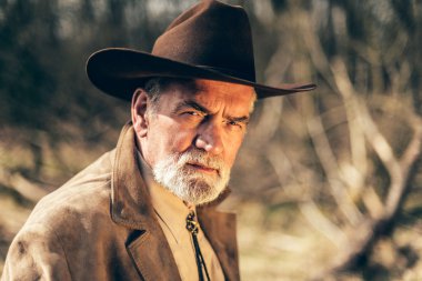 Delici bakışları olan adam