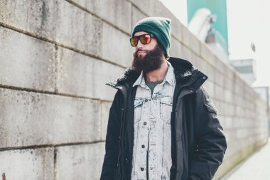 Trendy adam Street yürüyüş