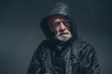 Dalgın adam kış kıyafeti