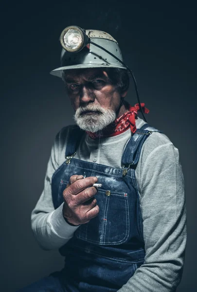 Bebaarde middelbare leeftijd Miner — Stockfoto