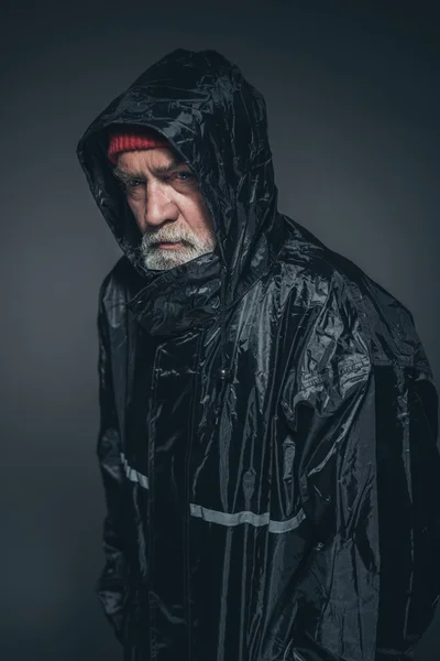 Portrét zmrazení vousatých starší muž — Stock fotografie