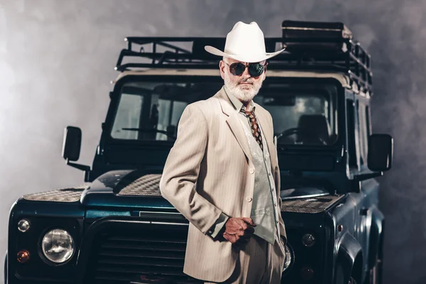 Man in Formal Fashion Against his Vehicle — Stock Photo, Image