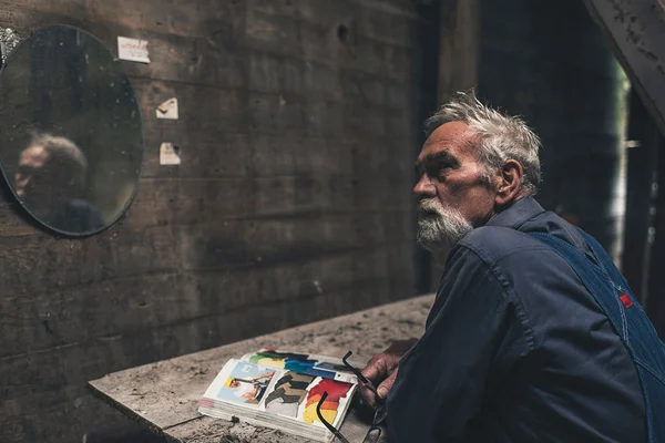 Thoughtful Senior Man Inside  Farmhouse — Stock Photo, Image