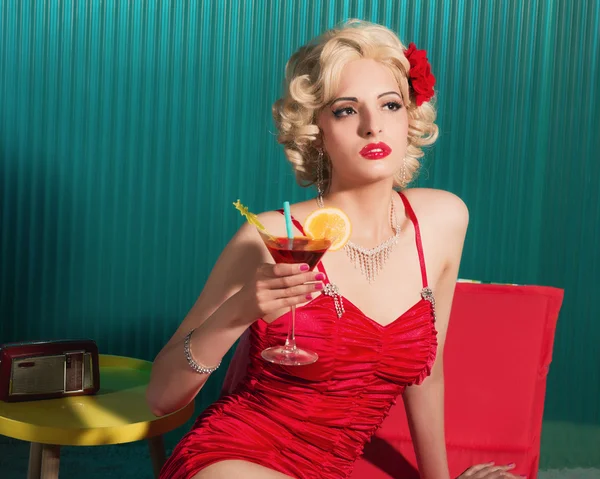 Elegant Woman Holding Cocktail — Stock Photo, Image