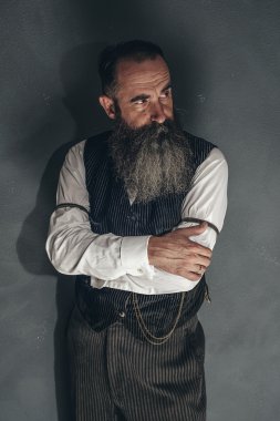Vintage sakallı adam 1900 tarzı moda