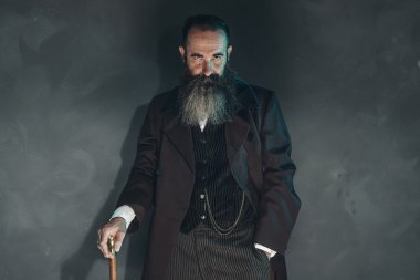 Gizemli vintage sakallı adam