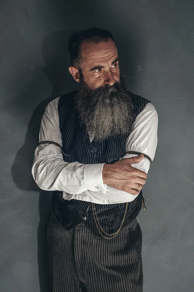 Vintage sakallı adam 1900 tarzı moda