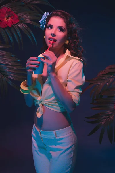 Tropical Fashion Pin-up Holding Drink — Stock Photo, Image