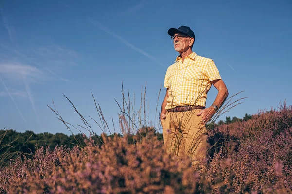 Gepensioneerde man die — Stockfoto