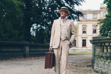 Vintage ticari bırakarak traveler