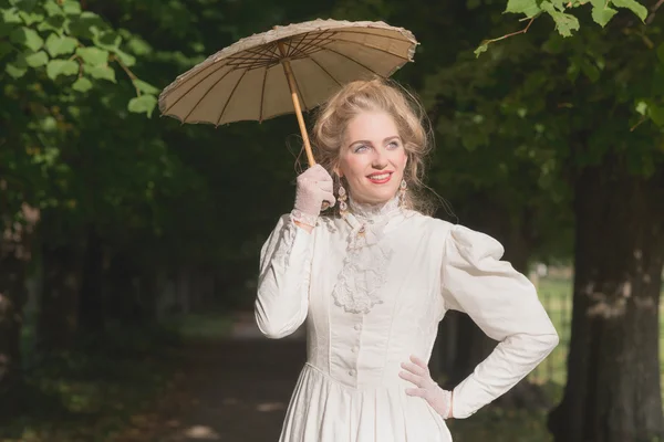 Elegante mujer victoriana —  Fotos de Stock