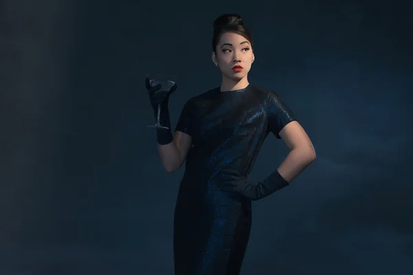 Retro 40s stijl Aziatische vrouw — Stockfoto