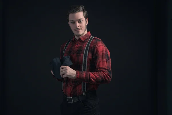 El hombre a la moda en la camisa roja a cuadros — Foto de Stock