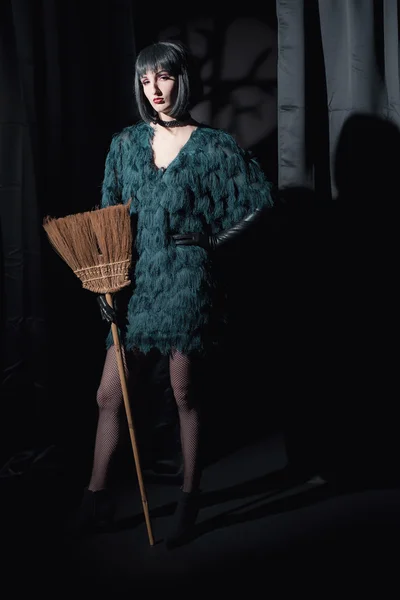 Mulher de moda bruxa — Fotografia de Stock