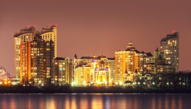 günbatımı üzerinde Kiev şehir manzarası