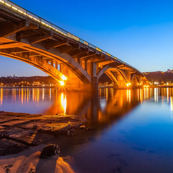 Kyiv Metro bridge in the evening — Stock Photo, Image