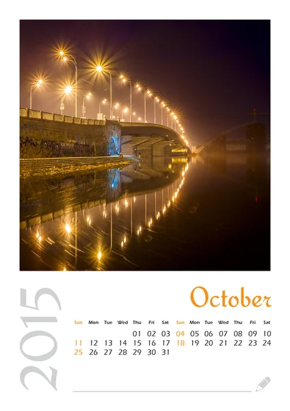 Fotokalender met minimalistische stadsgezicht en bridge 2015. Oktober — Stockfoto