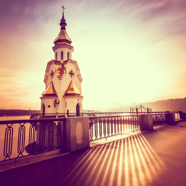 Aziz Nikolaos Kilisesi sularında Kiev, Ukrayna — Stok fotoğraf