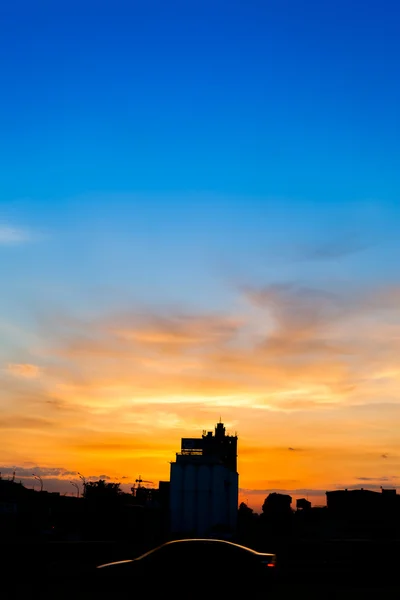 Skyline van de stad Kiev op de zonsondergang — Stockfoto