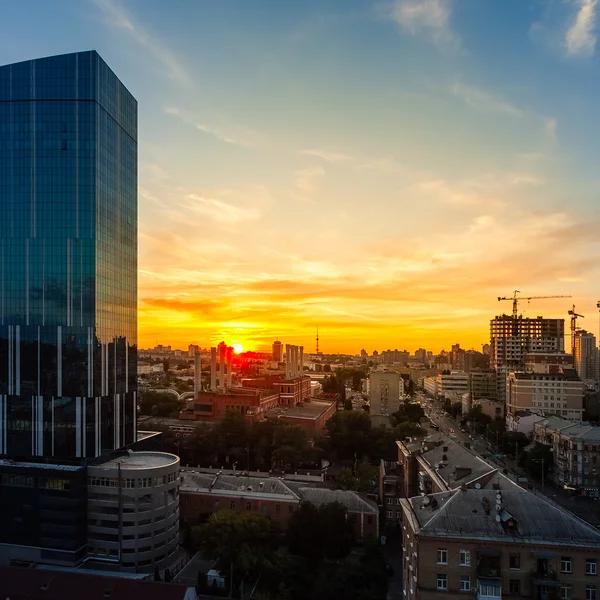 Kiev stadens silhuett på kvällen — Stockfoto