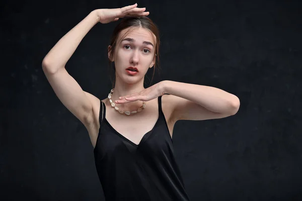 Portrait Cute Girl Posing Dark Background — Stock Photo, Image