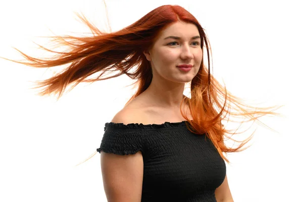 Ruiva Encaracolado Menina Olhando Para Câmera Com Sorriso Isolado Branco — Fotografia de Stock