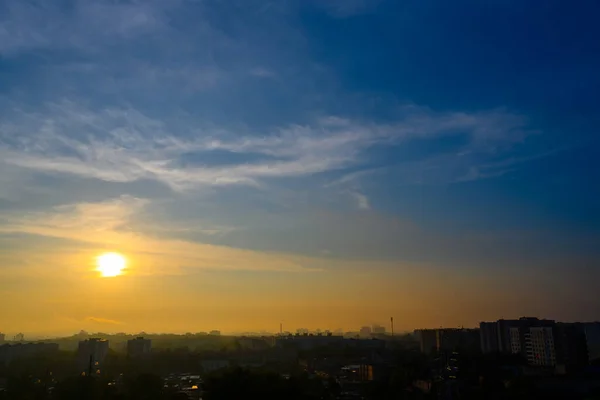 High Resolution Photo Blue Sky Dusk Sun Clouds City — Stock Photo, Image