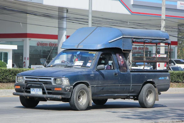 Pickup soukromé auto, Toyota Hilux. — Stock fotografie