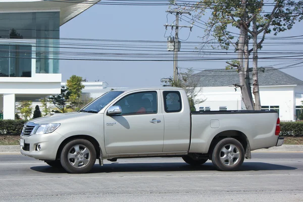 Pickup prywatny samochód, Toyota Hilux. — Zdjęcie stockowe