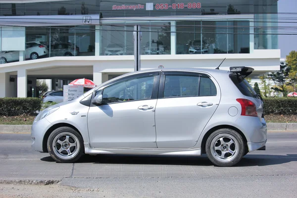 Coche ecológico privado, Toyota Yaris . — Foto de Stock