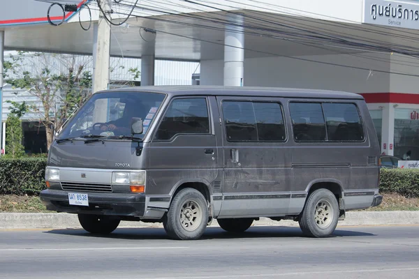 Privé Toyota Hiace vieille voiture Van . — Photo