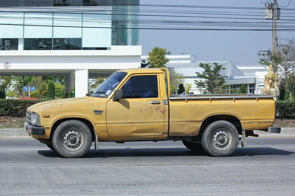 Частный старый пикап, Toyota Hilux . — стоковое фото