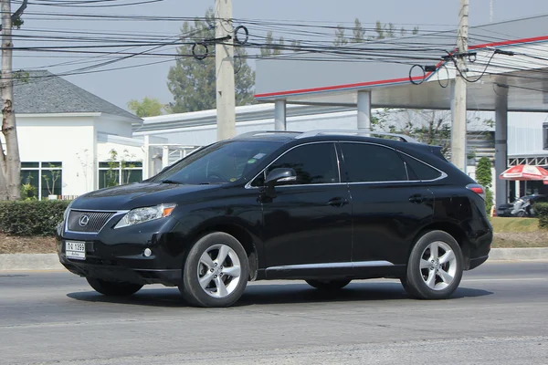 Suv prywatnego samochodu Lexus Rx300. — Zdjęcie stockowe