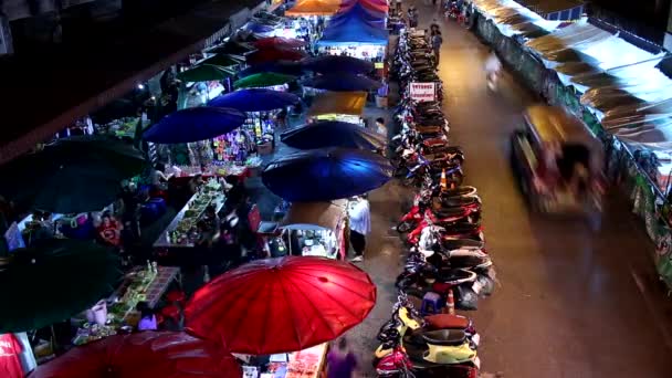 Night shot of Warorot Market — Stock Video