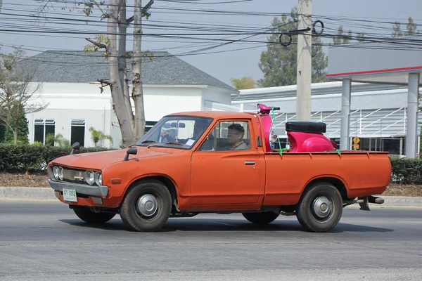 Privater alter Pickup, Nissan oder Datsan 1500. — Stockfoto