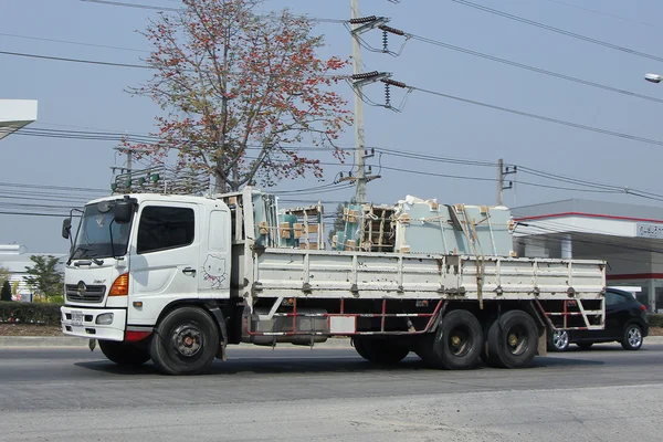 Soukromé Hino nákladní automobil. — Stock fotografie