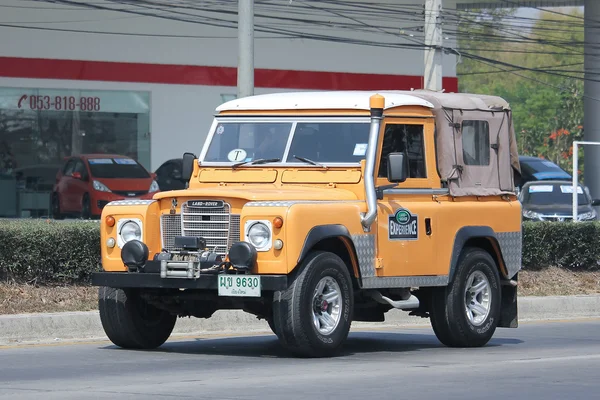 Vieille voiture privée. Mini camion Land Rover . — Photo