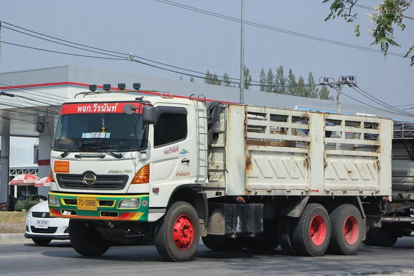 Camión remolque de carga de Weeranan Transport Company . —  Fotos de Stock
