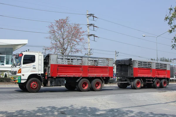 Camión remolque de carga de Weeranan Transport Company . —  Fotos de Stock