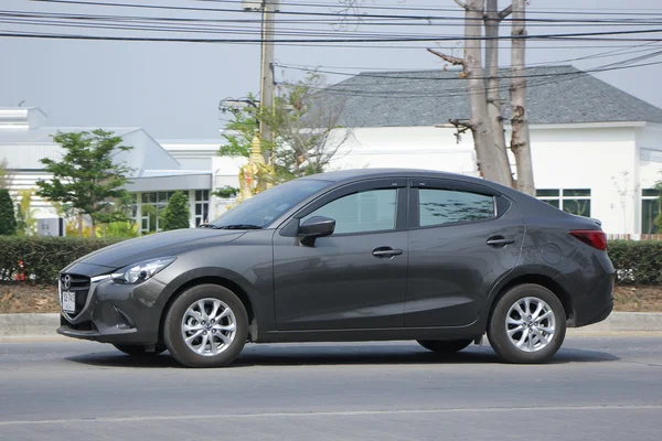 Coche ecológico privado, Mazda2 . — Foto de Stock